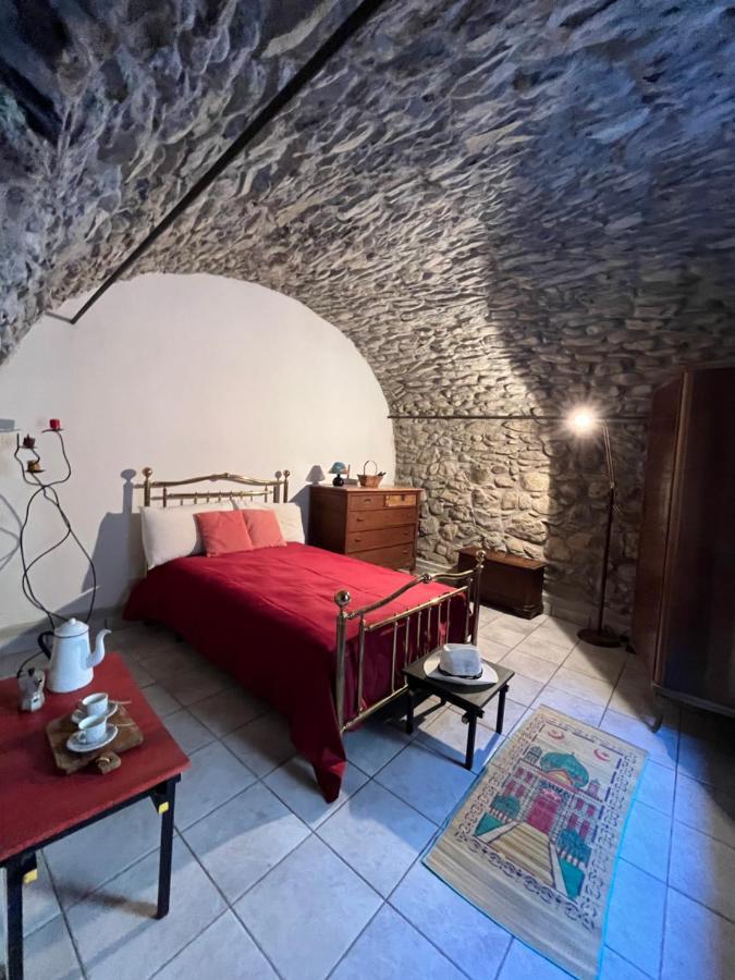 הוילה Rocchetta Nervina Casa Victoria - Full Equipped Stone House מראה חיצוני תמונה